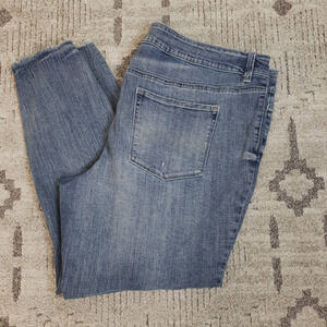 Maurices High-rise Jeans/Jeggings Distressed size 22W Reg